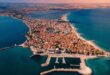 Аэросъемка Помория 2026 в 4K: вид с дрона на пляжи и рыбацкую гавань.
